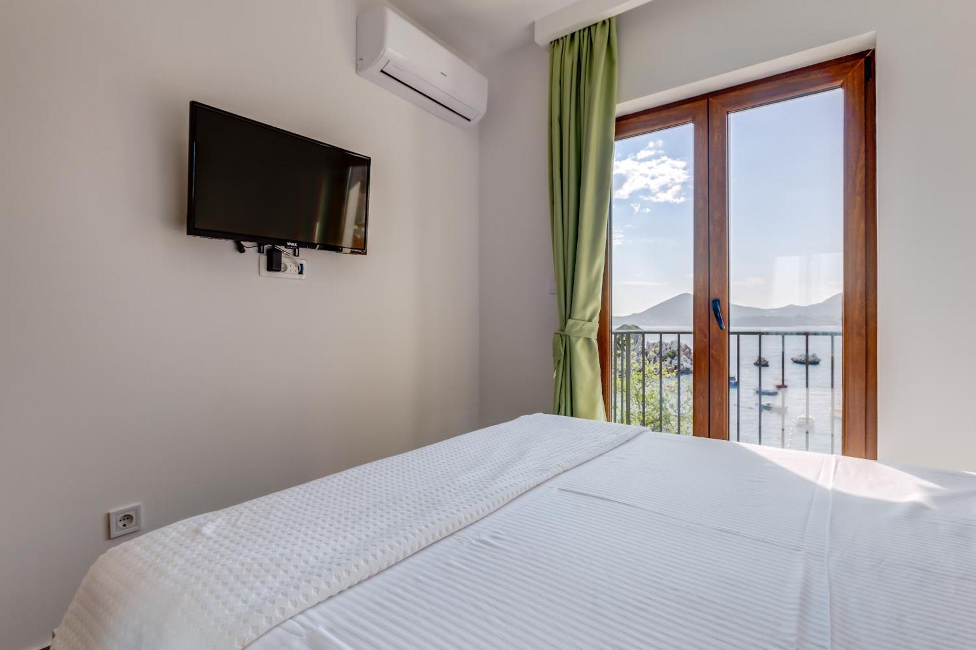 Mima Apartments Sveti Stefan Exteriör bild