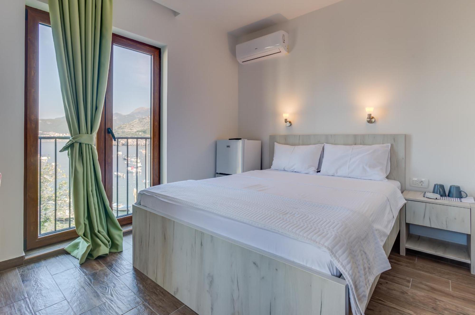 Mima Apartments Sveti Stefan Exteriör bild