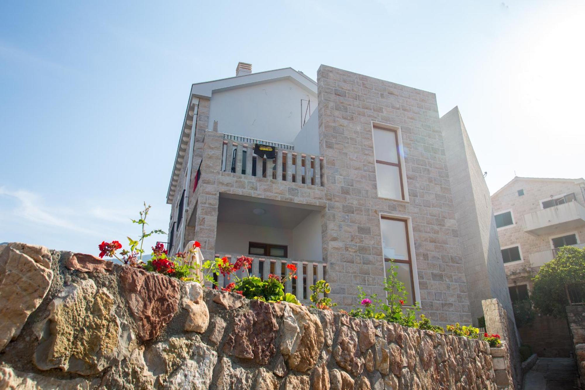 Mima Apartments Sveti Stefan Exteriör bild